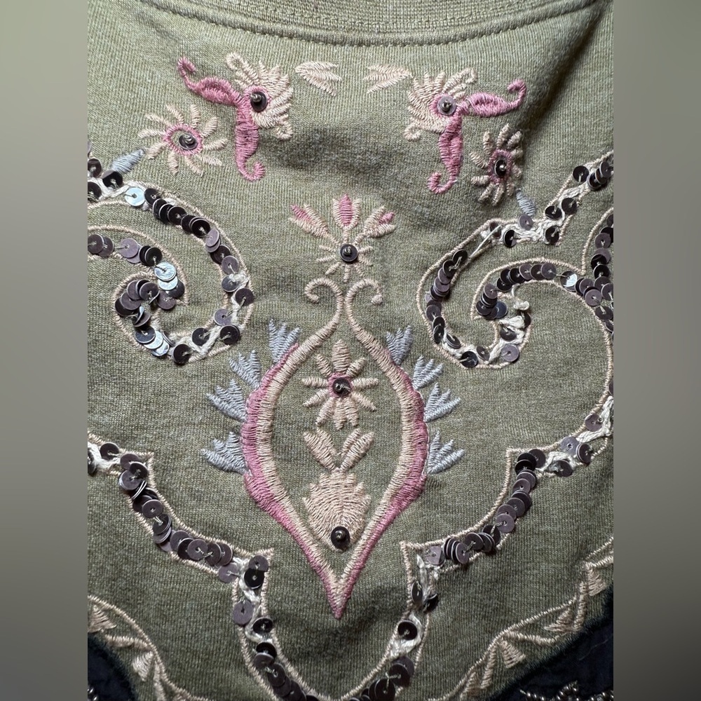 Soft Surroundings Embroidered Sequins Crew Illimani Sweatshirt Green Medium Boho - Picture 5 of 9